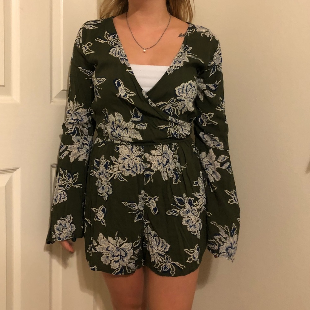 Abercrombie & Fitch Romper - Picture 1 of 4